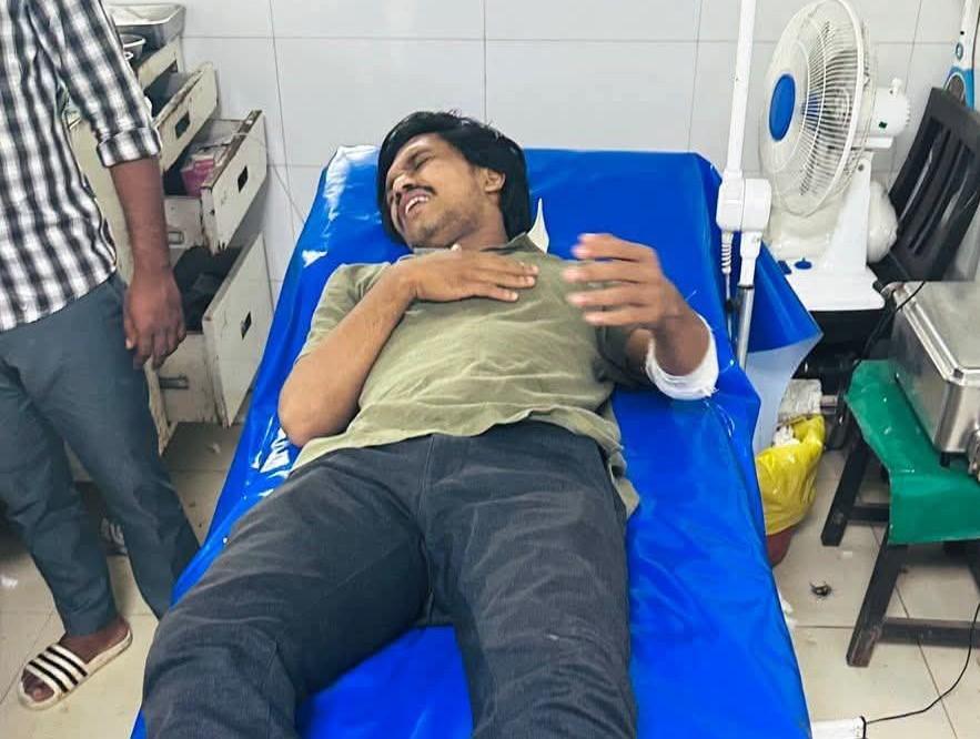 চকরিয়ায় ইভটিজিংয়ের প্রতিবাদ করায় কলেজ ছাত্রকে পিটিয়ে জখম