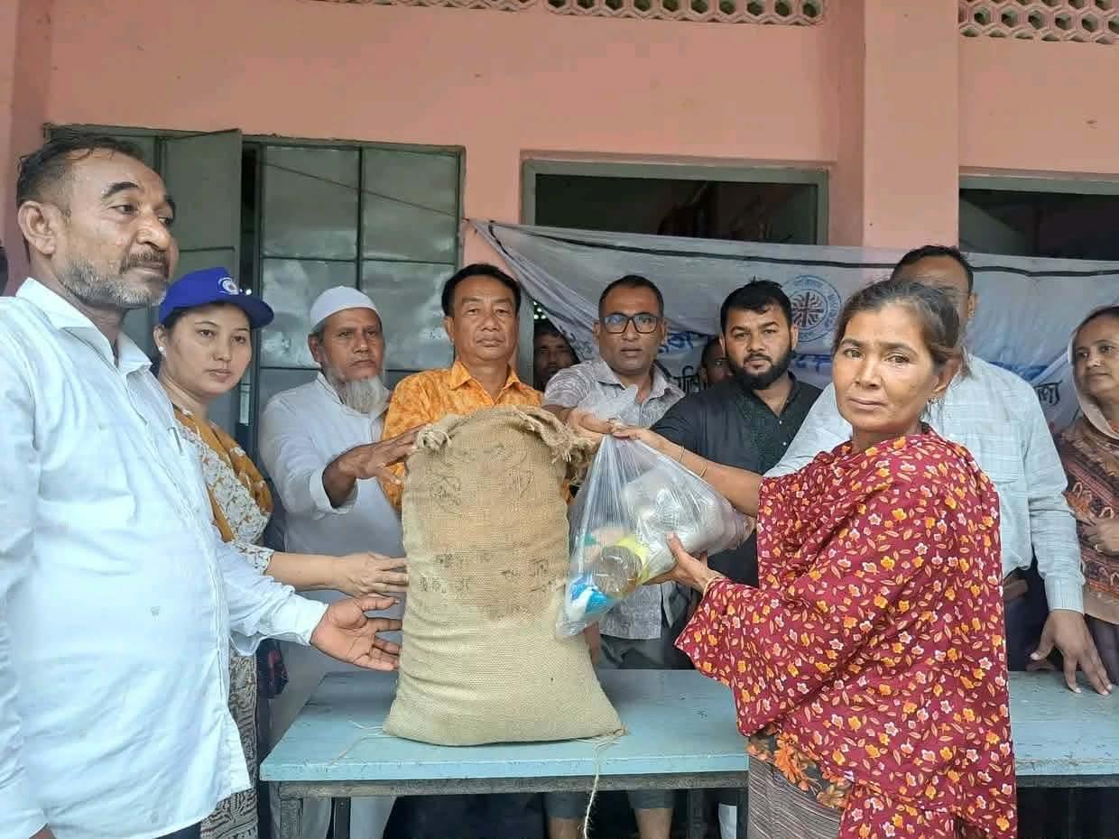 আলীকদমে ২৮৫টি বন্যাকবলিত পরিবারের মাঝে ত্রাণ বিতরণ
