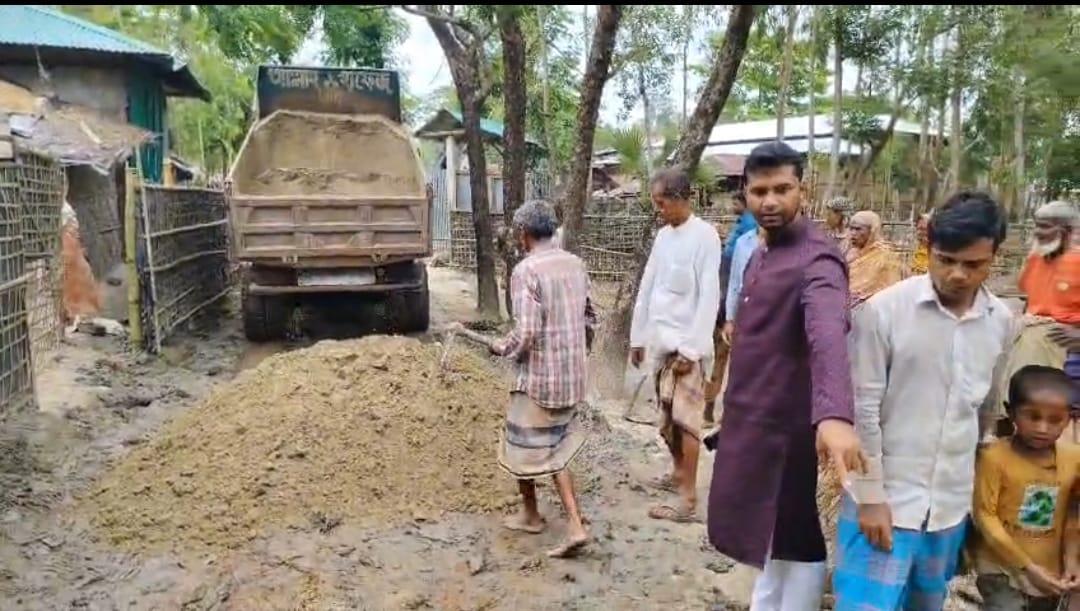 পেকুয়ায় ভাঙাচোরা সড়কে সংস্কারকাজ শুরু, স্বস্তি ফিরছে জনজীবনে