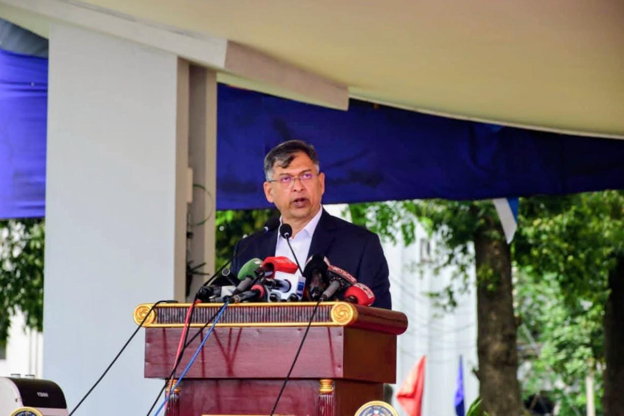 জনবান্ধব ও সংস্কারমুখী পুলিশ বাহিনী গড়তে নবীন কর্মকর্তাদের প্রতি স্বরাষ্ট্রমন্ত্রীর আহ্বান