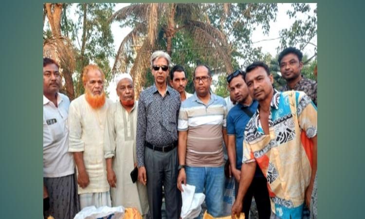 মাতামুহুরীতে অগ্নিকাণ্ডে ক্ষতিগ্রস্ত পরিবারের পাশে স্বরাষ্ট্র মন্ত্রী