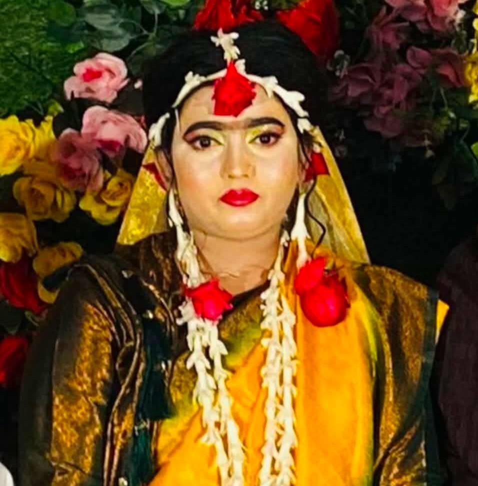 গৃহবধূর ঝুলন্ত মরদেহ উদ্ধার, পরিবারের দাবি হত্যা